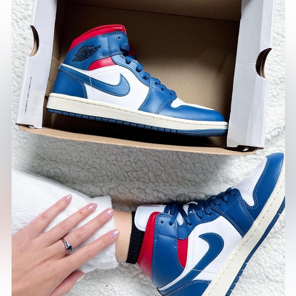 nike air jordan 1 mid